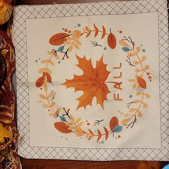 4 PCS FALL PILLOWCASE - Picture 4 of 12